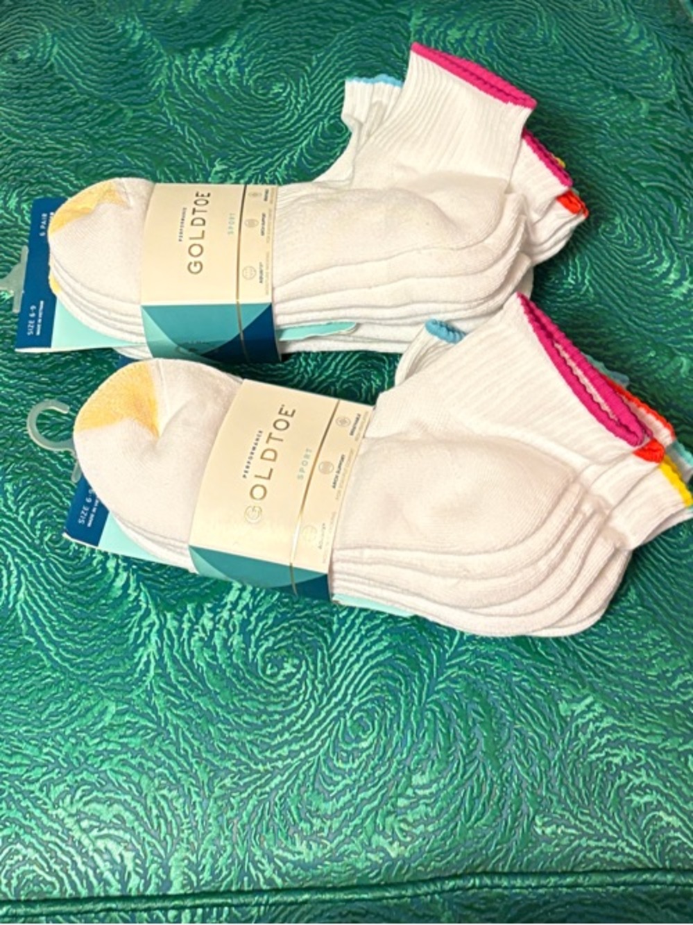 Gold Toe Women’s White quarter length Sock 6-Pack with Color Accents